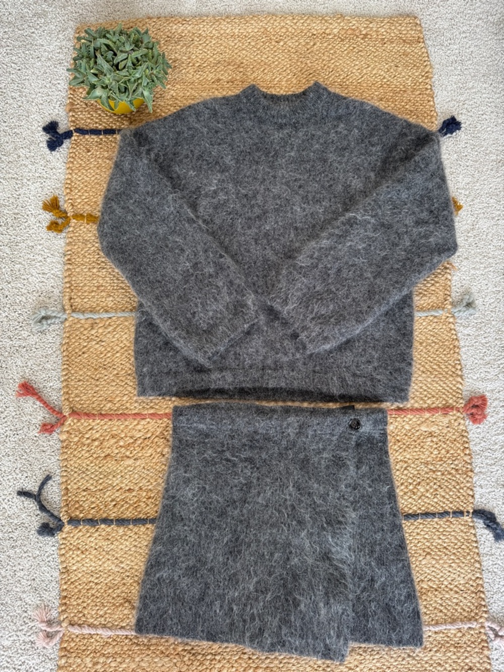 H&M Women’s Fuzzy Knit Sweater & A-Line Skirt Set Charcoal Gray Size XS/M